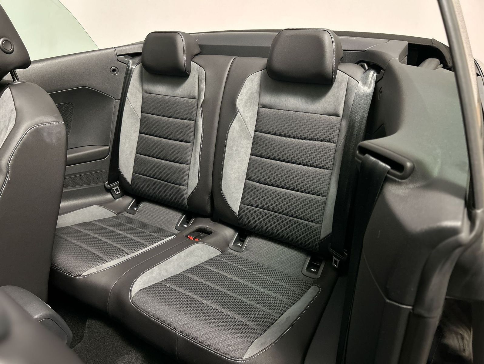 Volkswagen T-Roc 1.5 TSI - Samsaru's Car Outlet