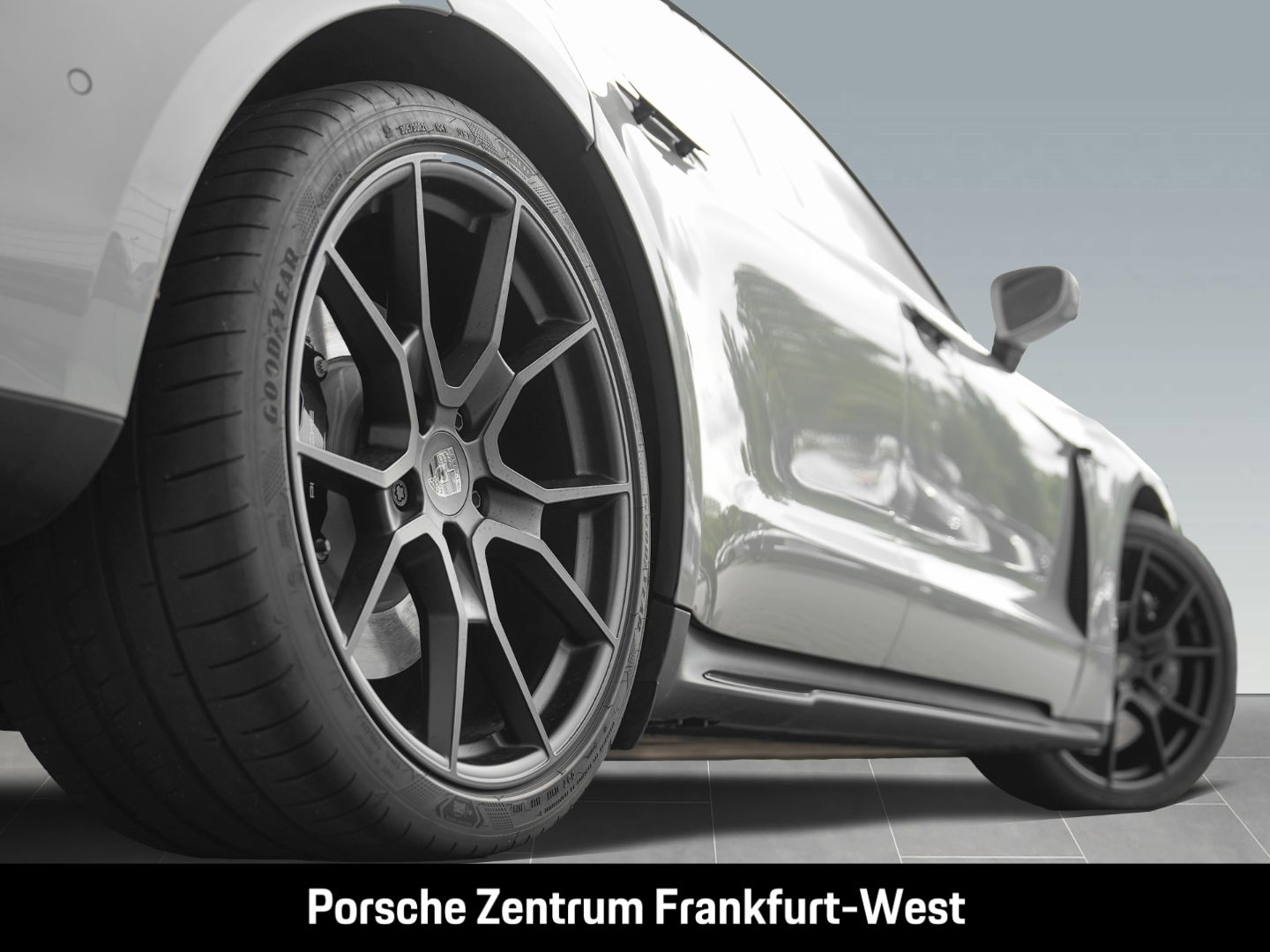 Porsche Taycan Turbo Burmester HA-Lenkung Nachtsicht
