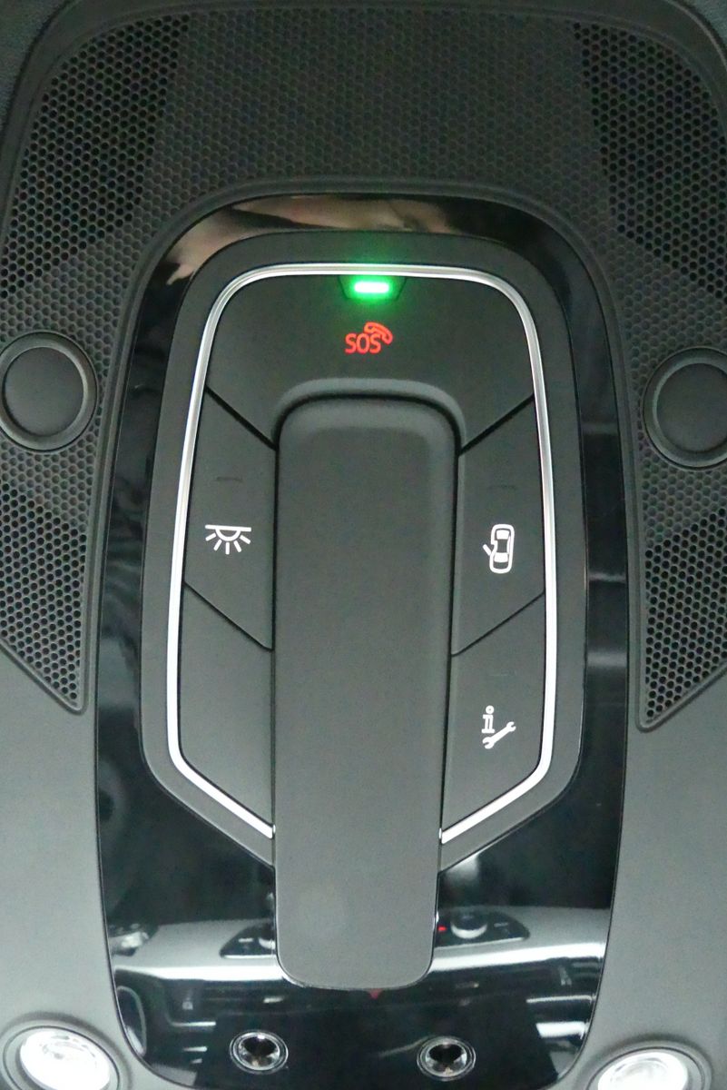 Audi A4 40 TFSI quattro S-Line - Samsaru's Car Outlet
