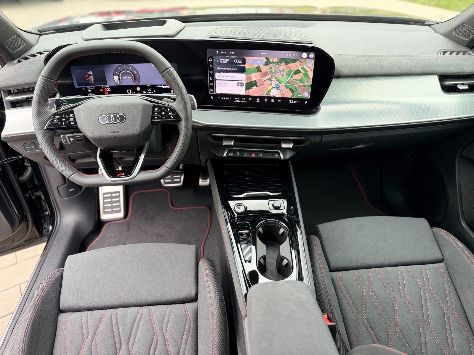 Audi Q3 TFSI S-line S tronic+AHK+PANO+SONOS+