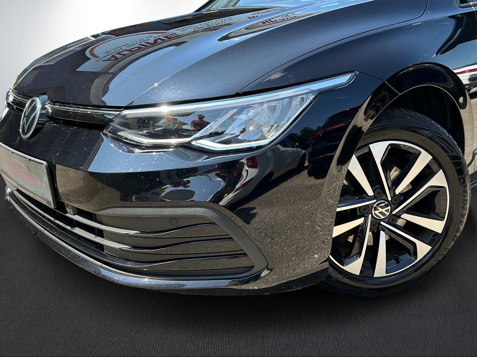Volkswagen Golf VIII 1.5 TSI United - Samsaru's Car Outlet