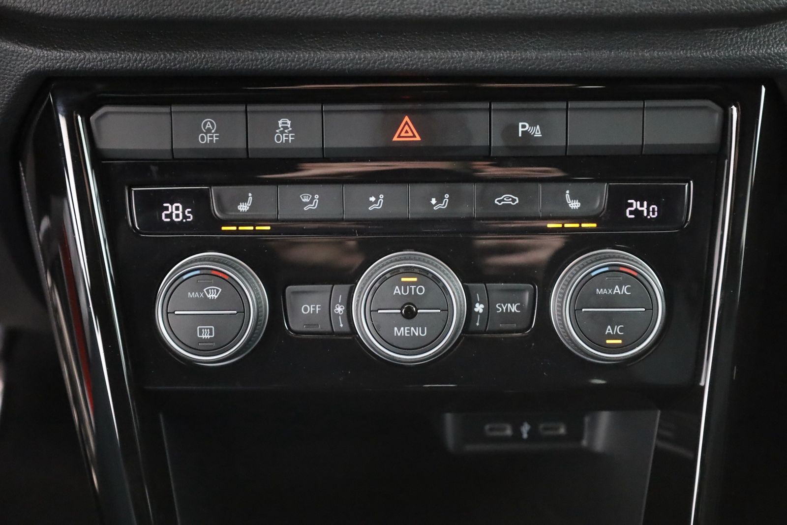 Volkswagen T-Roc 2.0 TSI R 4Motion - Samsaru's Car Outlet