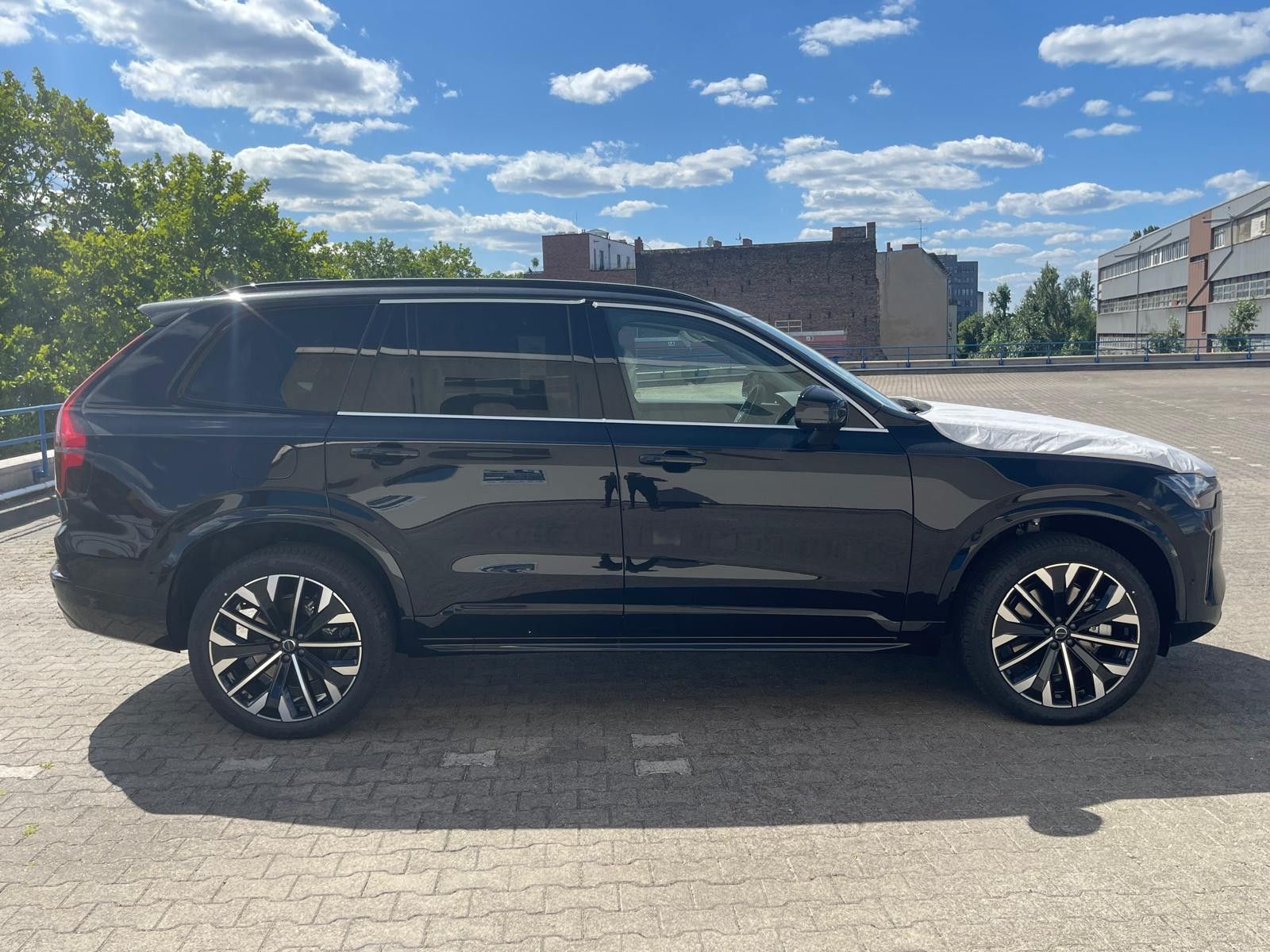 Volvo XC 90 T8 PLUS AWD - Samsaru's Car Outlet