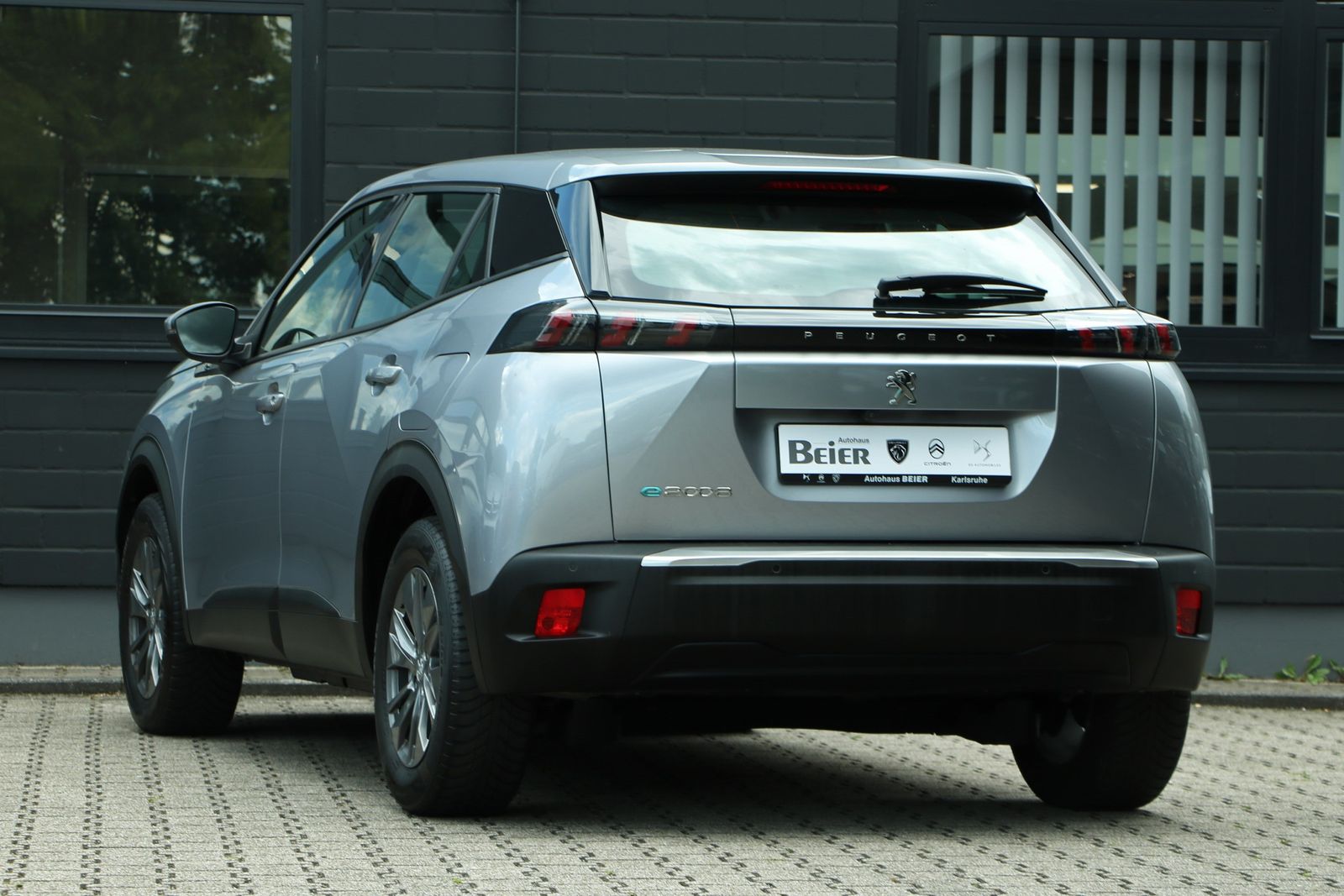 Peugeot 2008 136 e-Active - Samsaru's Car Outlet