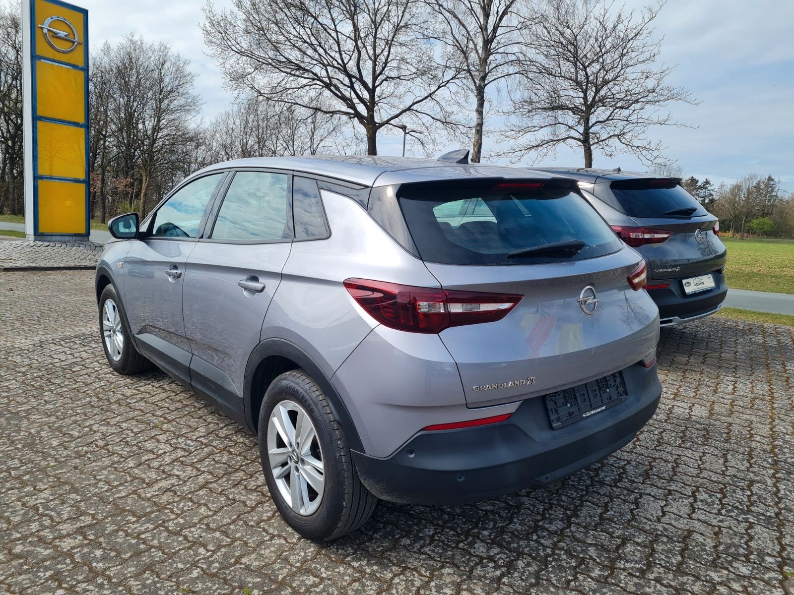 Opel Grandland Business Edition - Samsaru's Car Outlet