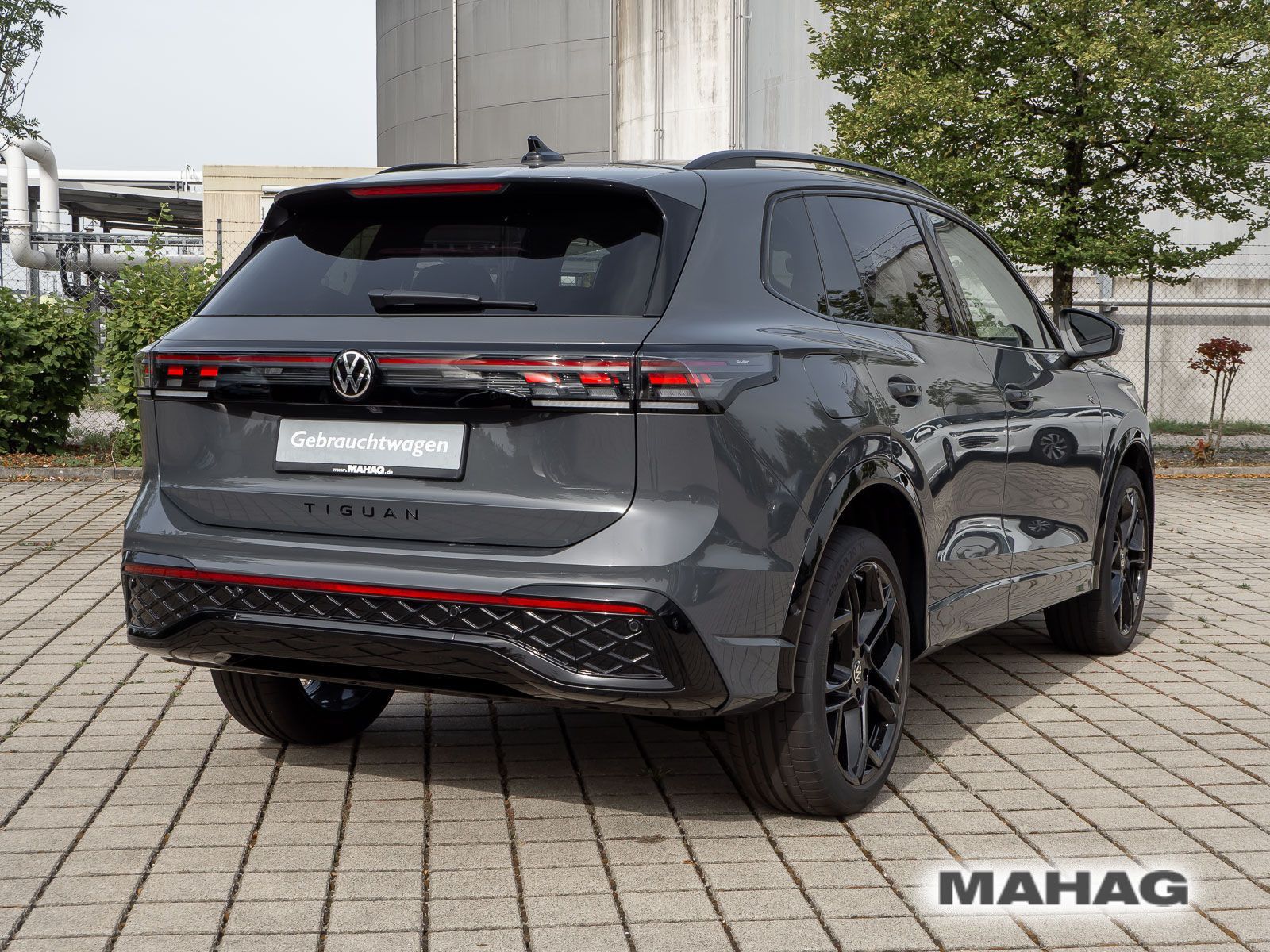 Volkswagen Tiguan 2.0 TSI 4 Mot R-Line BlackStyle Leder AHK