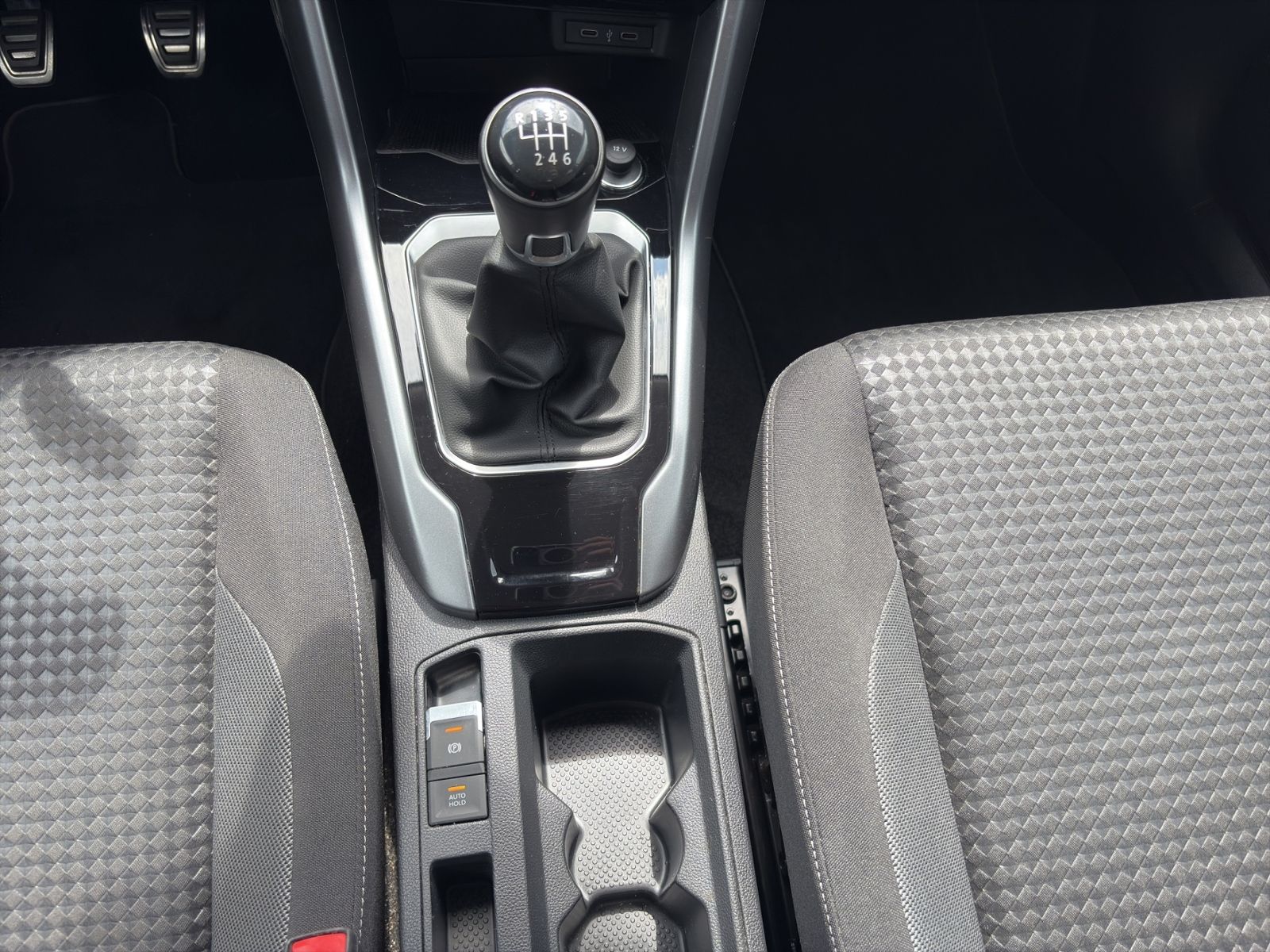 Volkswagen T-Roc 1.0TSI ACTIVE - Samsaru's Car Outlet
