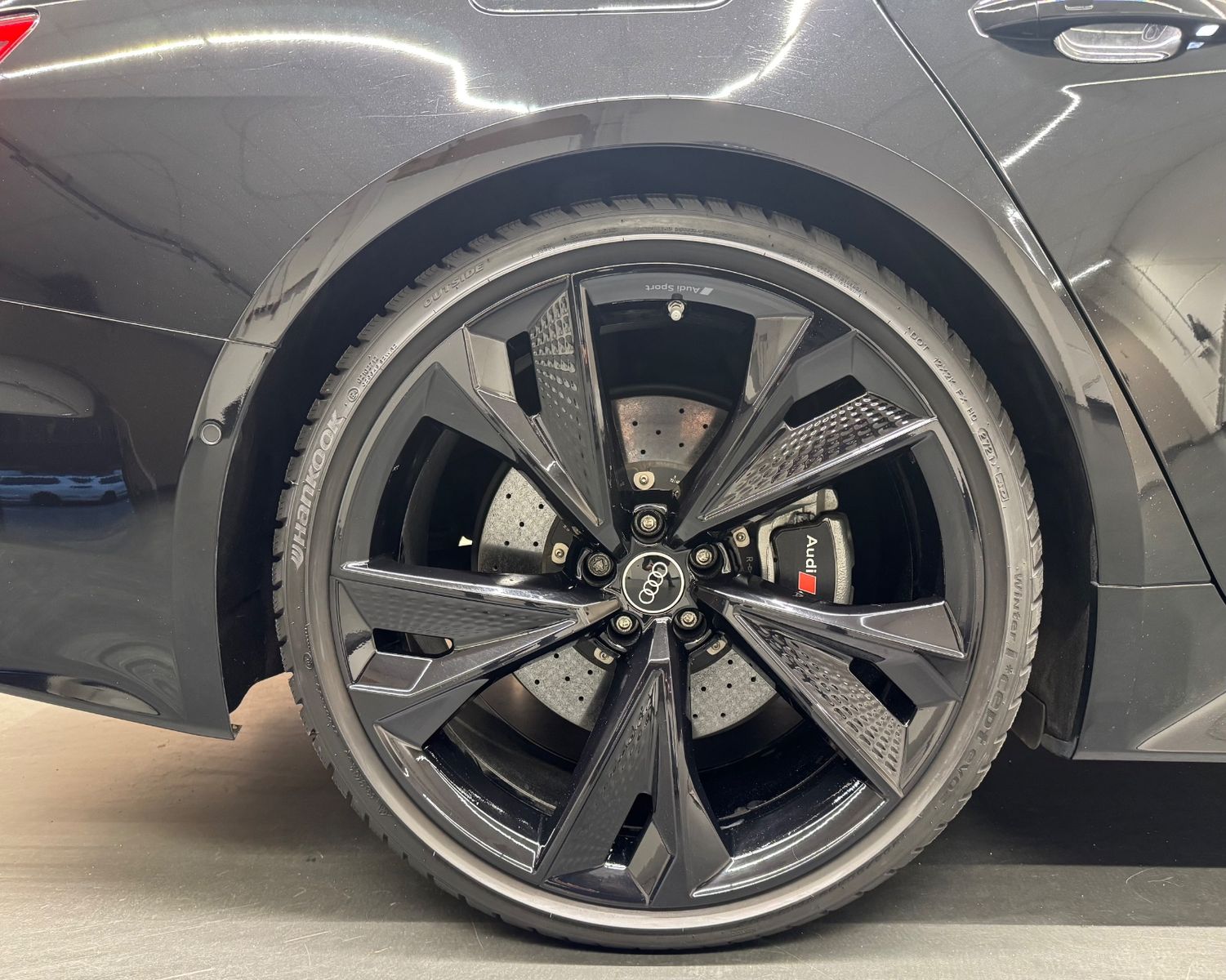 Audi RS6 Avant 4.0 TFSI q.*ABT*DYNAMIK*B&O*KERAMIK*