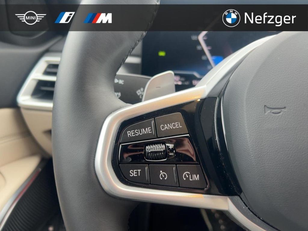 BMW 330 e xDrive Touring AHK M Sport HUD Pano HiFi