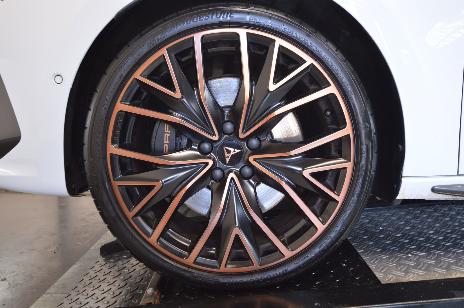 Cupra Leon Sportstourer VZ e-Hybrid - Samsaru's Car Outlet