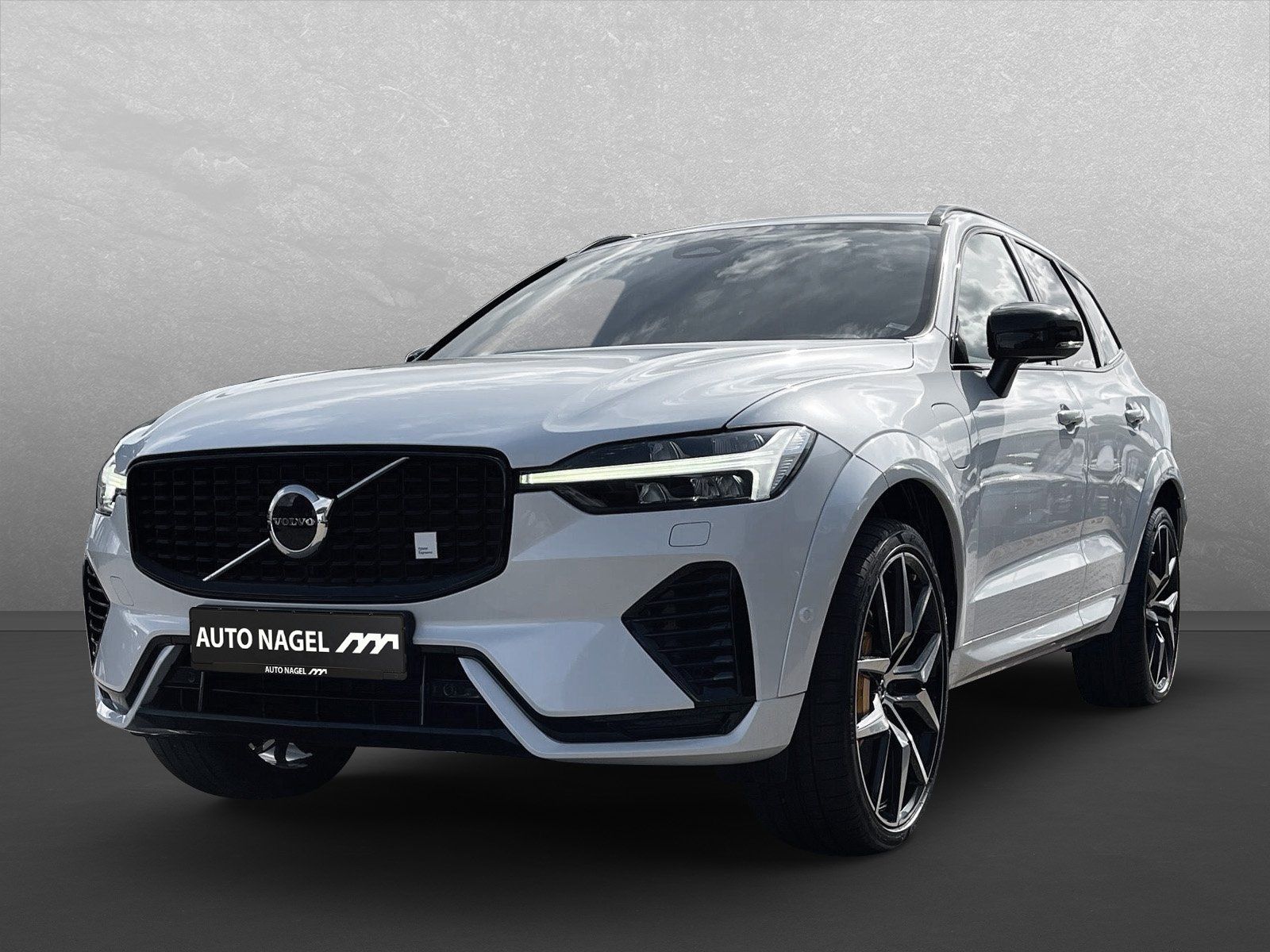 Volvo XC60 T8 AWD Polestar Engineered + Volvo Selekt