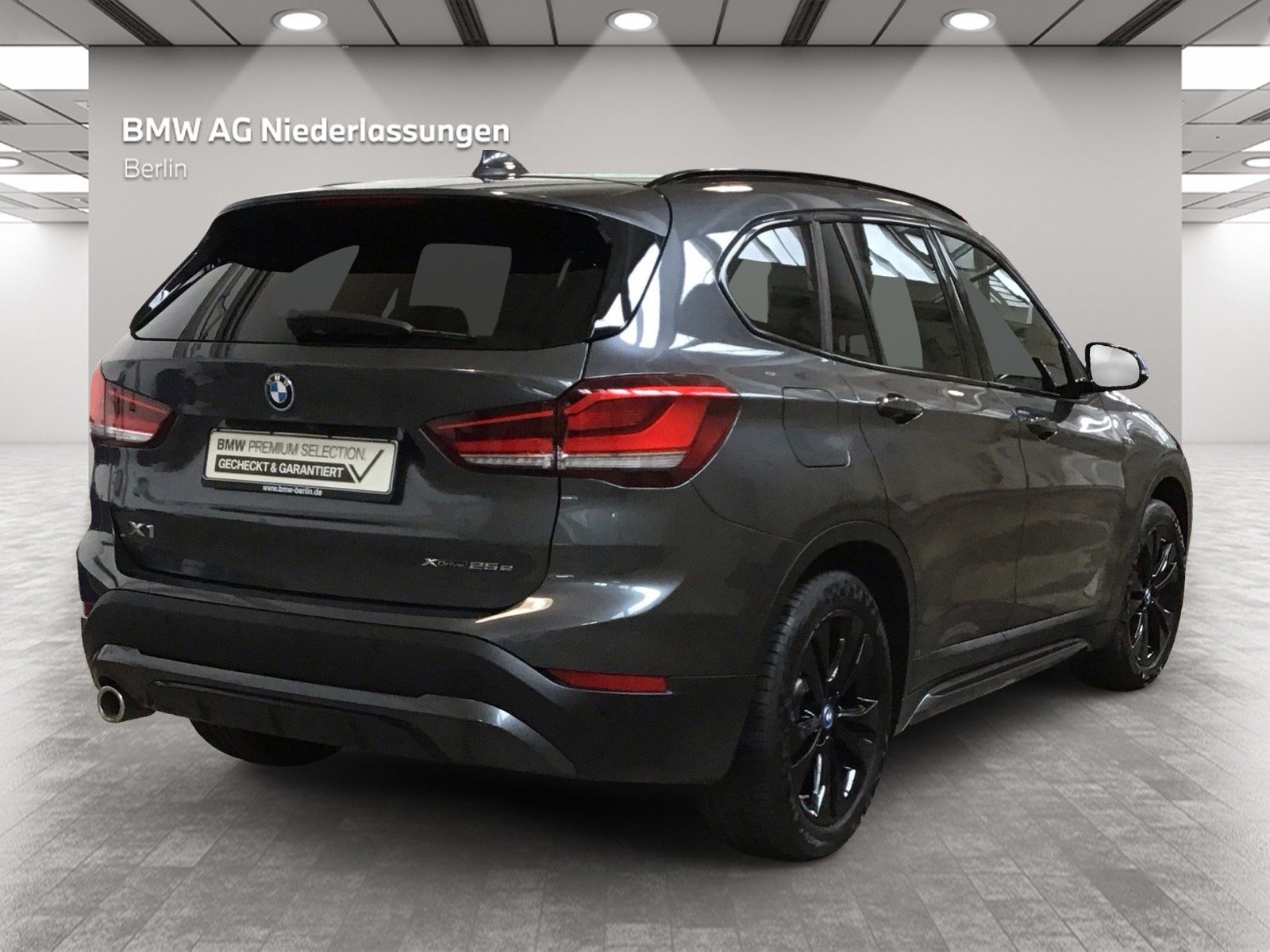 BMW X1 xDrive25e Sport Line - Samsaru's Car Outlet