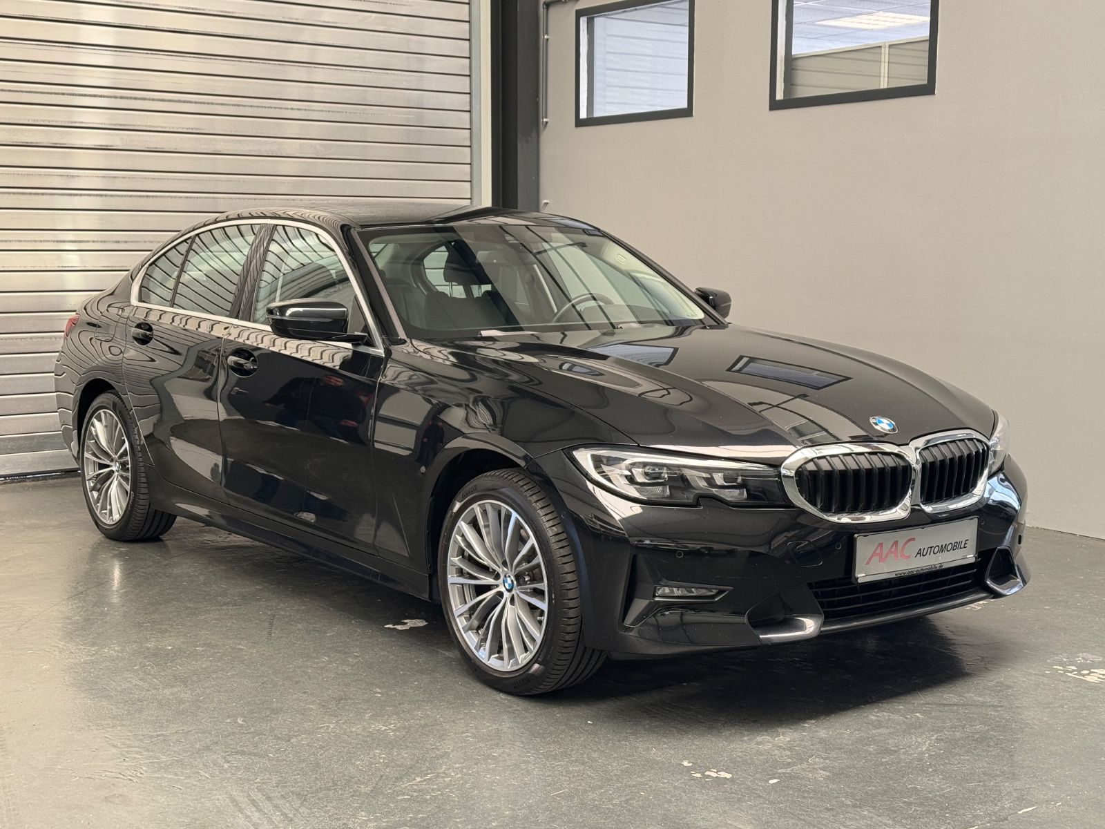 BMW 320 xDrive Sport Line - Samsaru's Car Outlet