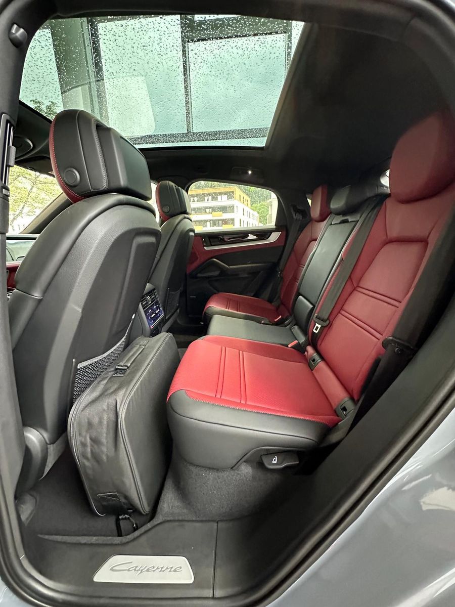 Porsche Cayenne Coupe Hybrid Facelift/gr-rot/14W/Mtx/21