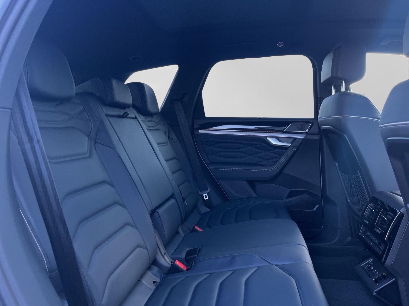 Volkswagen Touareg R-Line 3.0 TDI 4M Black Style | PANO AHK