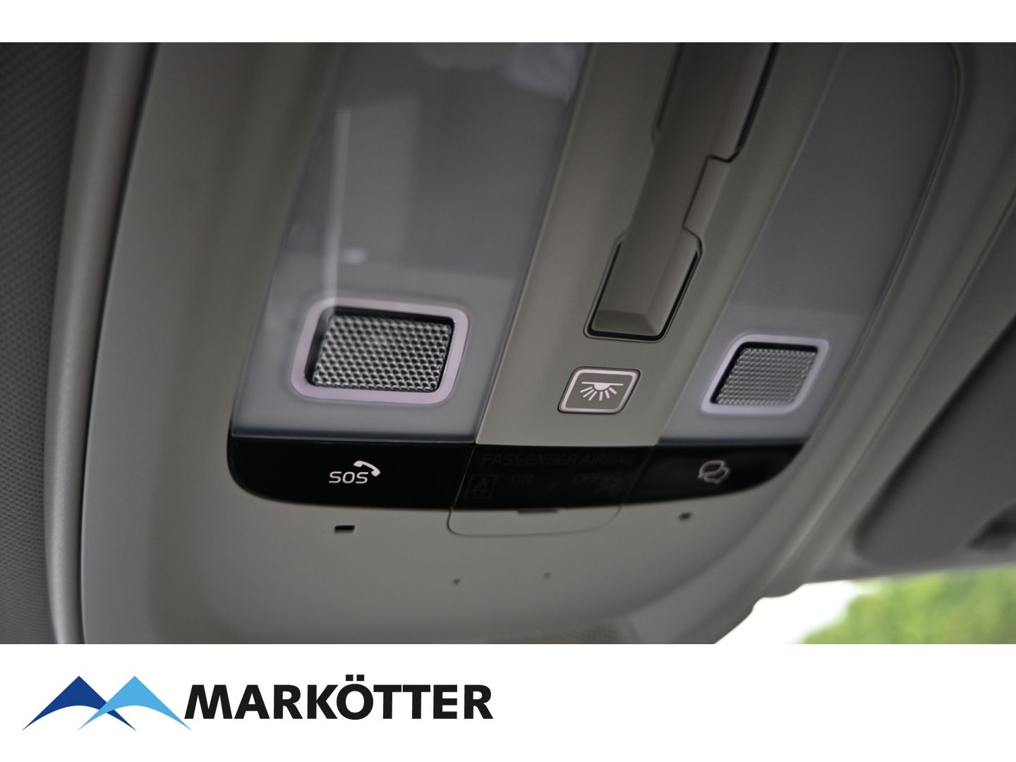 Volvo XC60 T6 AWD Plus Bright Recharge Plug-In Hybrid - Samsaru's Car Outlet