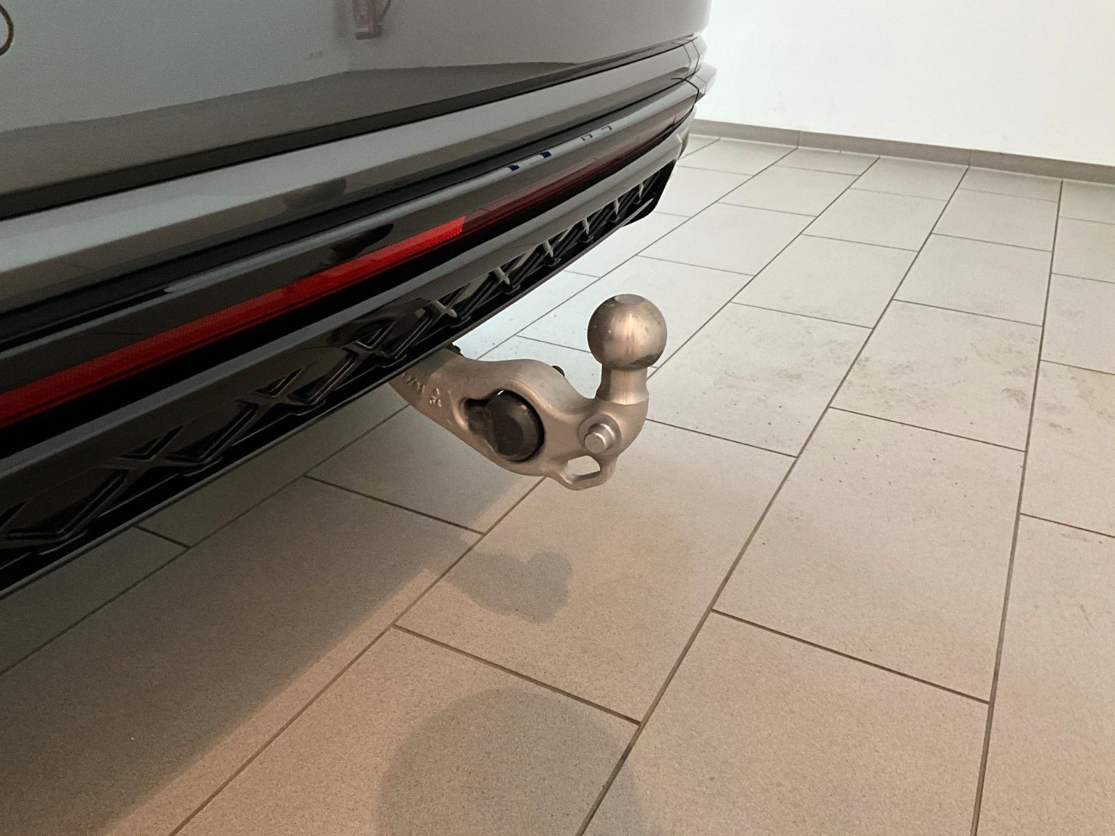 Volkswagen Touareg R-Line , AHZV, Luftfahr, UVP 97.615€br.