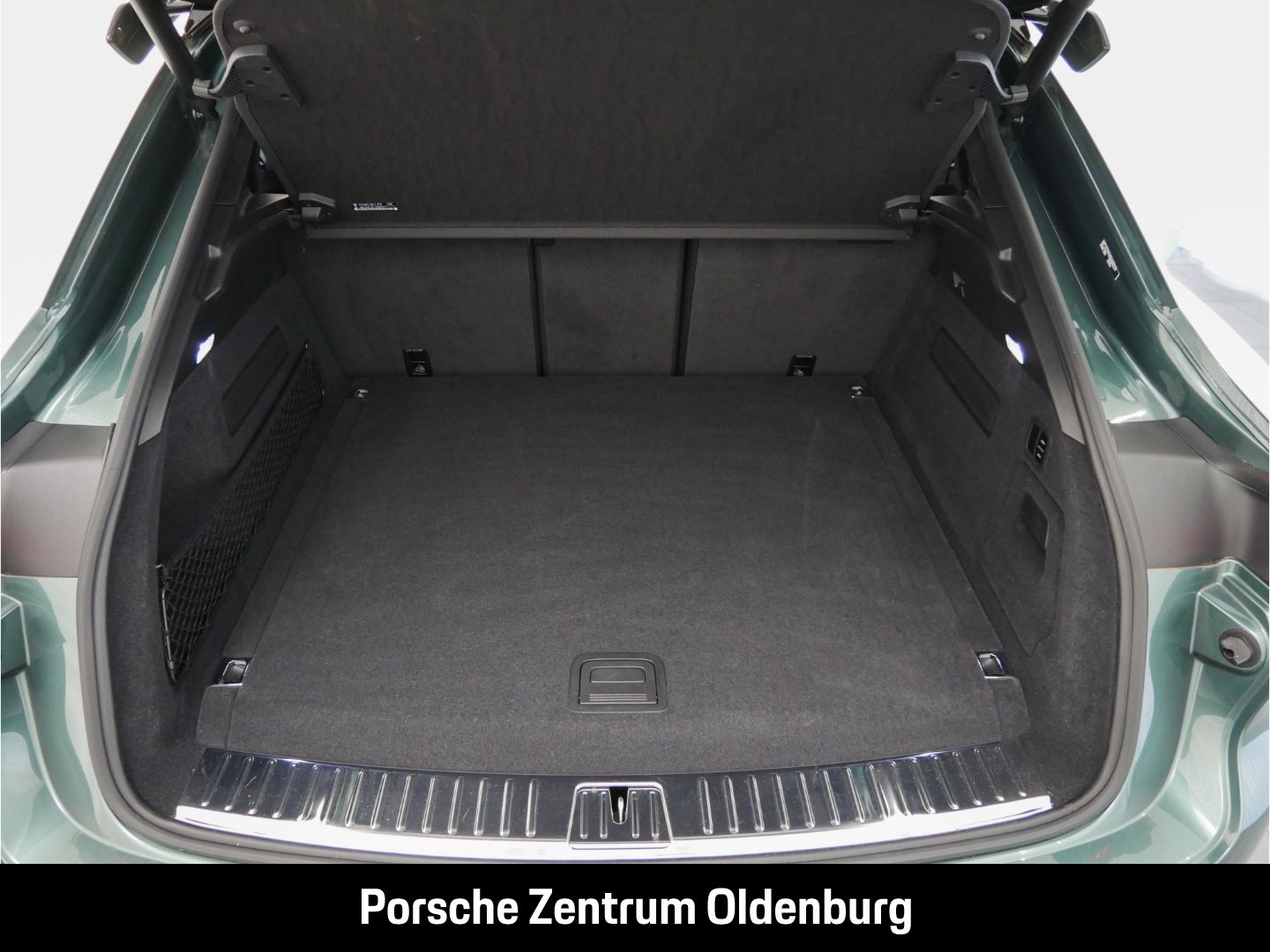 Porsche Cayenne Turbo E-Hybrid Coupe mit GT-Paket PTS