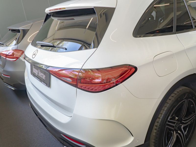 Mercedes-Benz GLC 300 d 4M AMG-Sport/Pano/AHK/Night/Distr/20'