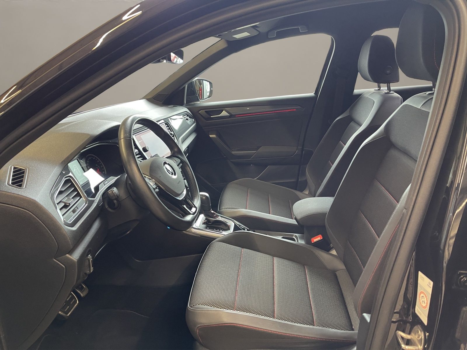 Volkswagen T-Roc 1.5 TSI Sport - Samsaru's Car Outlet