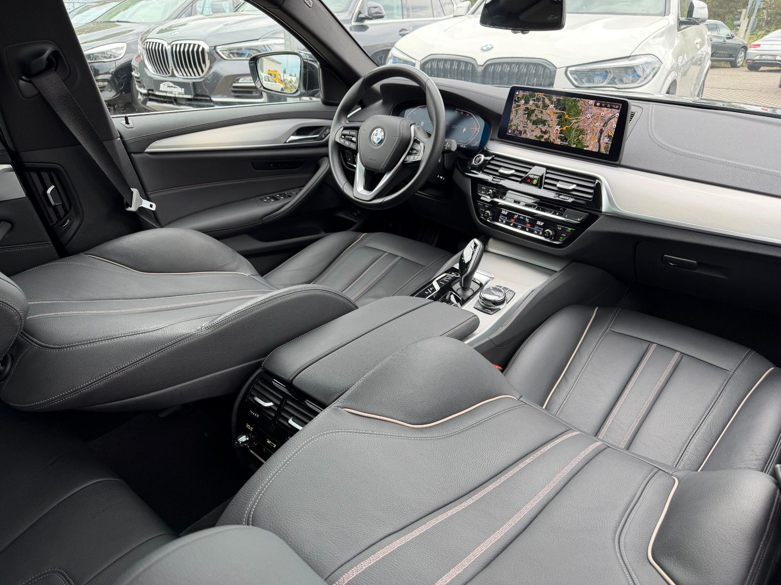 BMW 530i Luxury PANO*DDC*Leder*ACC*360°*AdapLED*HiFi