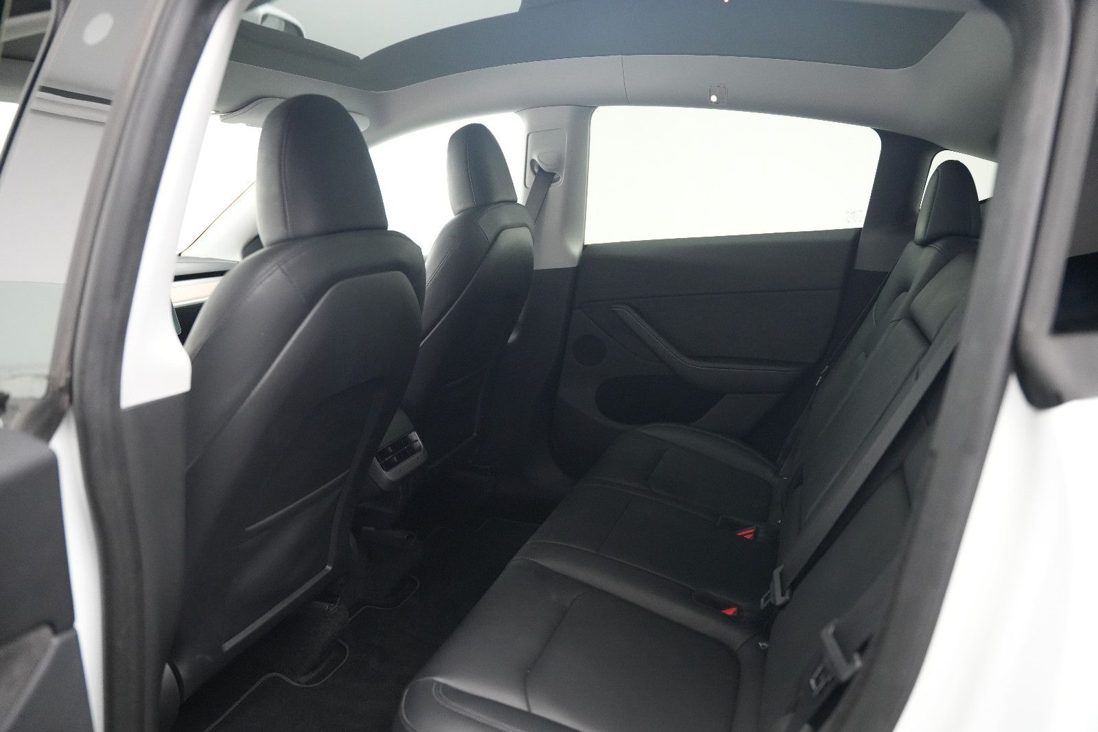 Tesla Model Y Long Range Dual*PanoramaGlasdach*Subwoof
