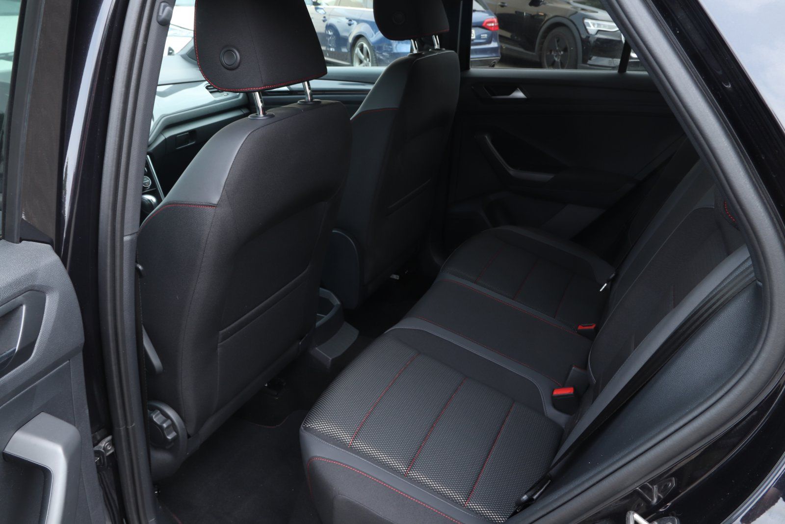 Volkswagen T-Roc 2.0 TSI Sport 4Motion - Samsaru's Car Outlet
