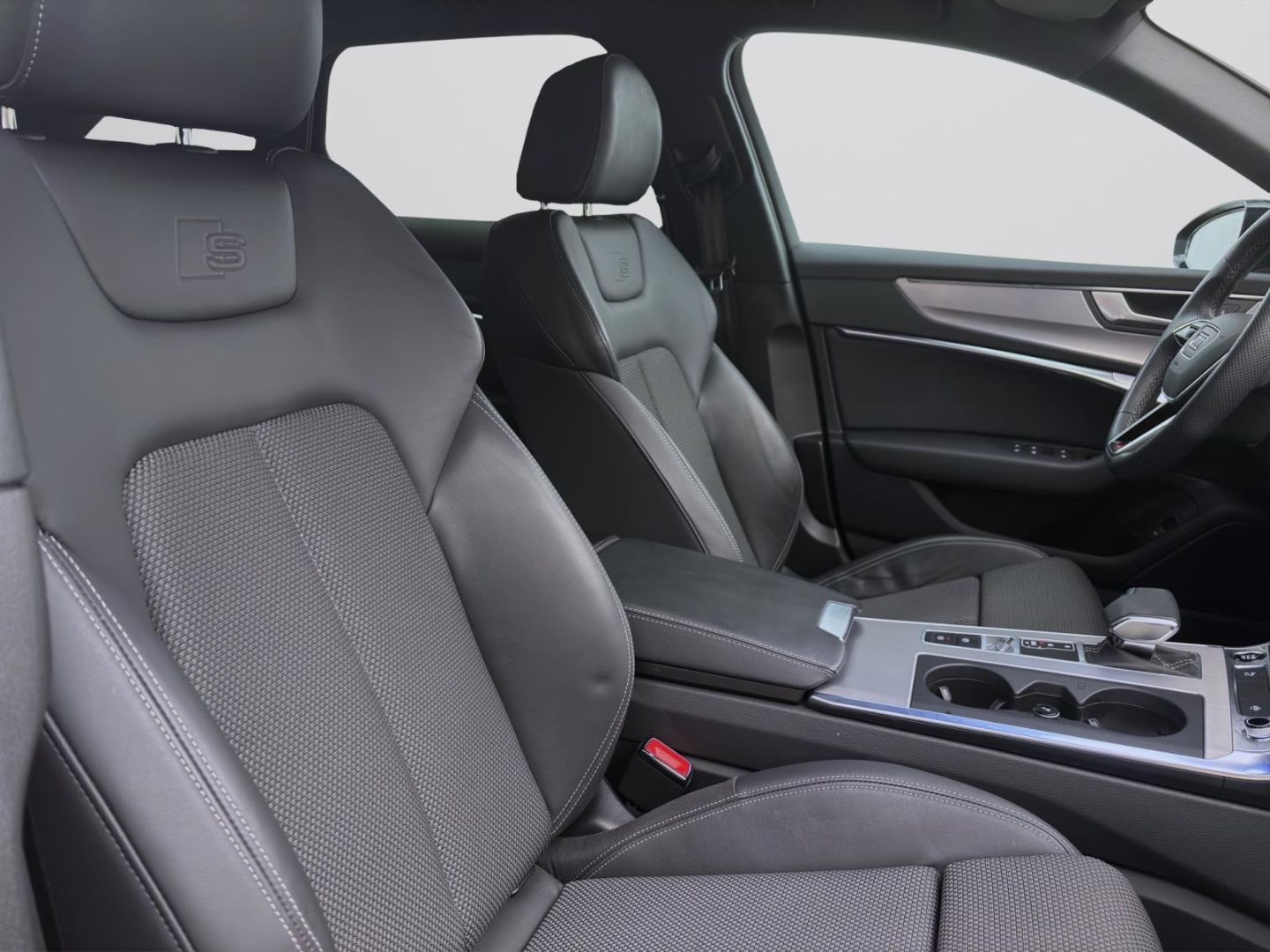 Audi A6 Avant 45 TFSi Q S LINE - Samsaru's Car Outlet