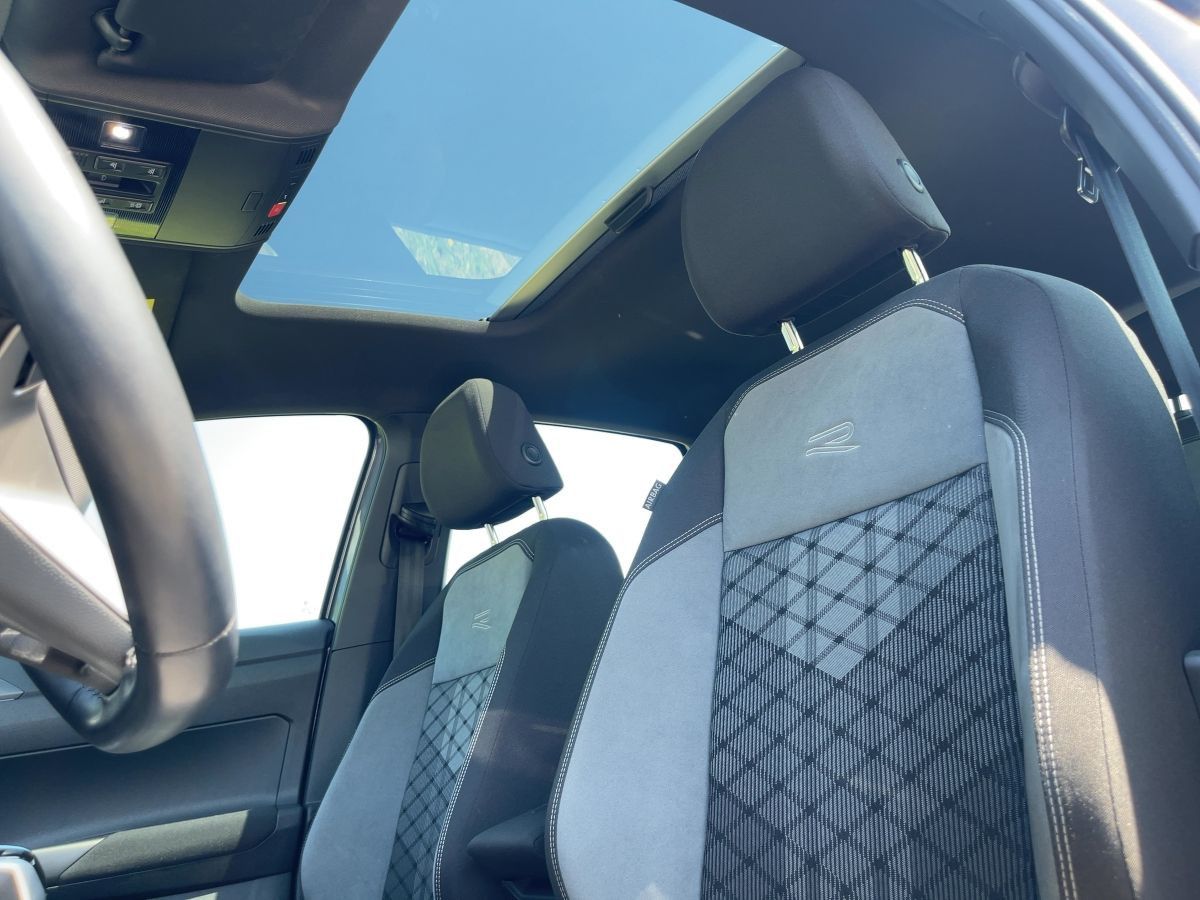 Volkswagen Taigo 1.5 TSI DSG R-Line - Samsaru's Car Outlet