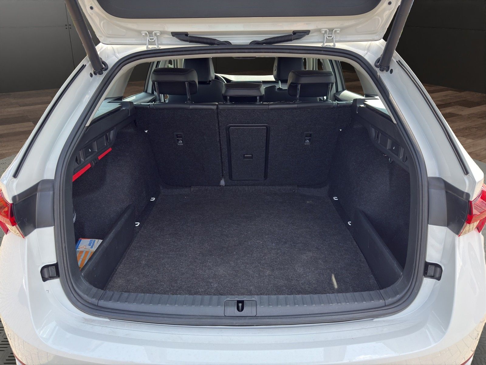 Skoda Octavia Combi 1.5TSI First Edition - Samsaru's Car Outlet