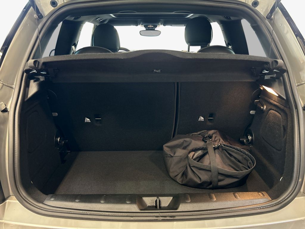 MINI Cooper SE MINI Yours Trim - Samsaru's Car Outlet