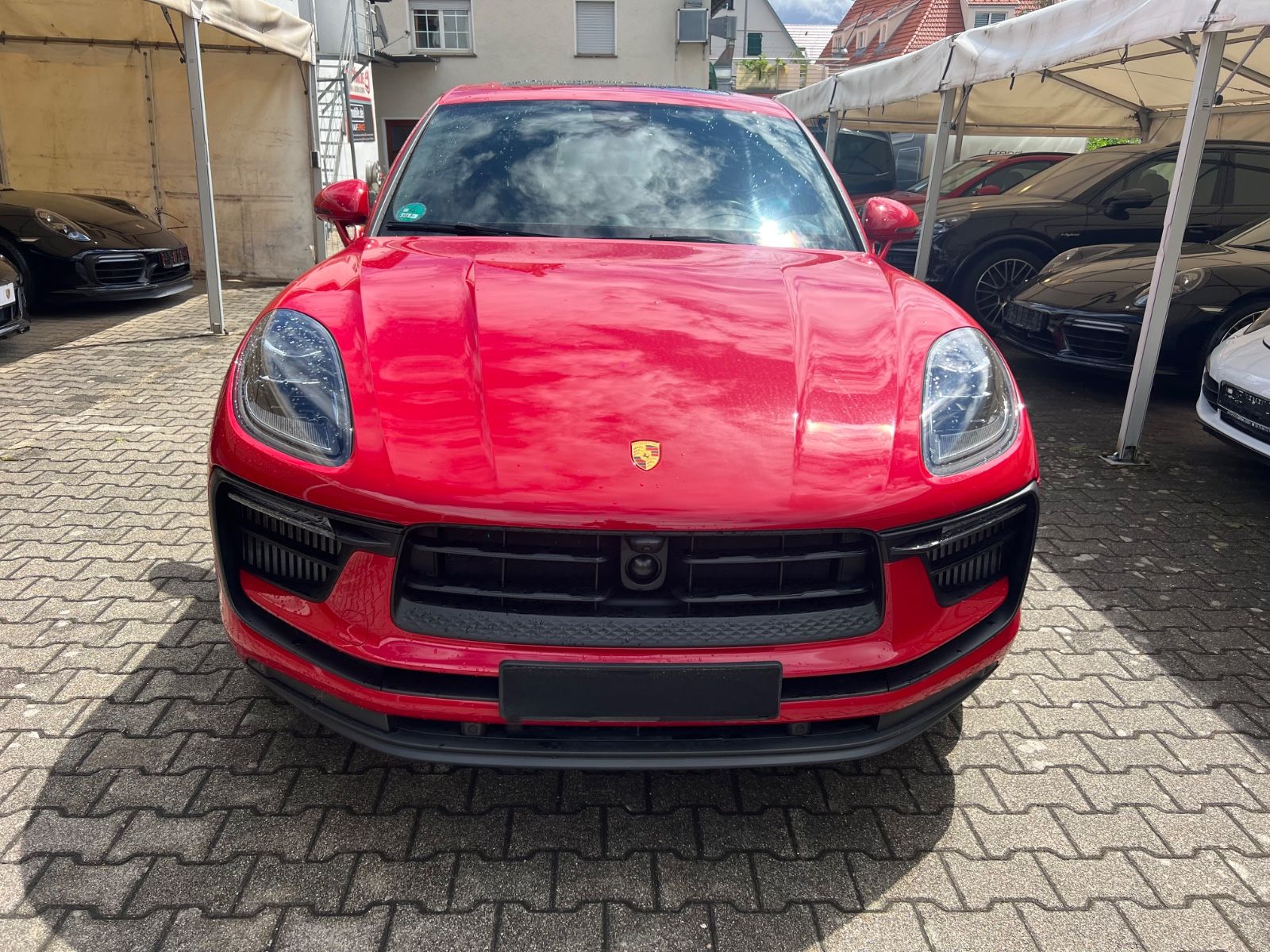 Porsche Macan S - Samsaru's Car Outlet