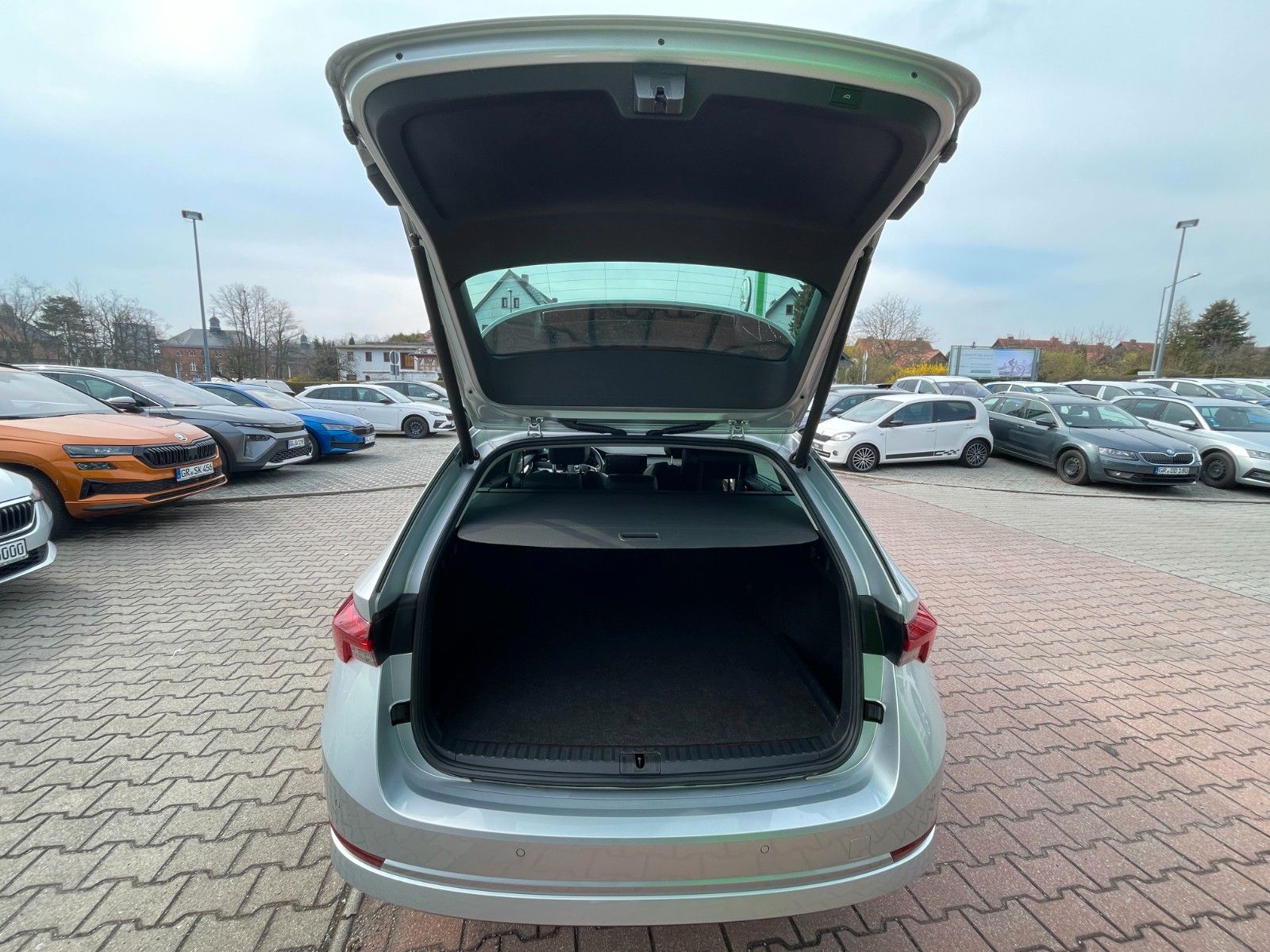 Skoda OCTAVIA Combi First Edition TSI iV - Samsaru's Car Outlet