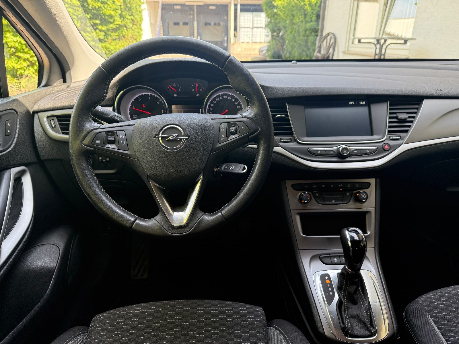 Opel Astra ST 1.5d Edition - Samsaru's Car Outlet