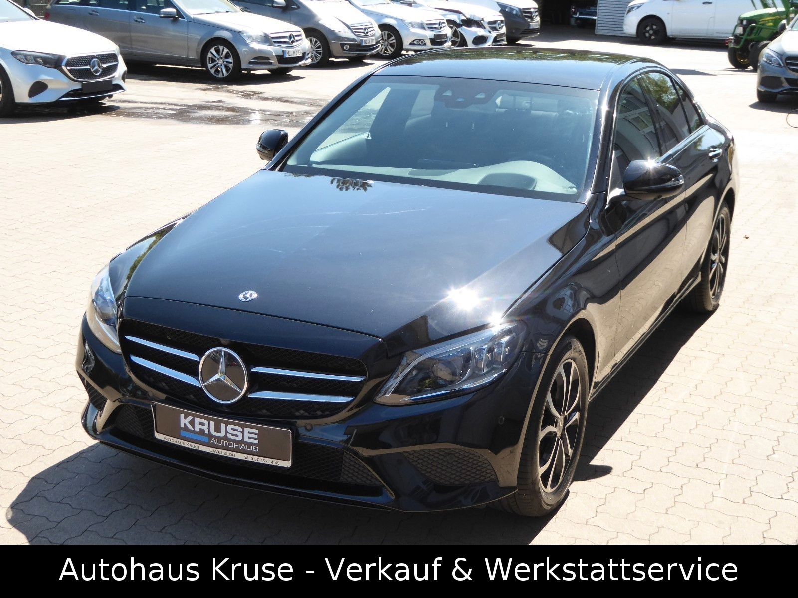 Mercedes-Benz C 200 - Samsaru's Car Outlet