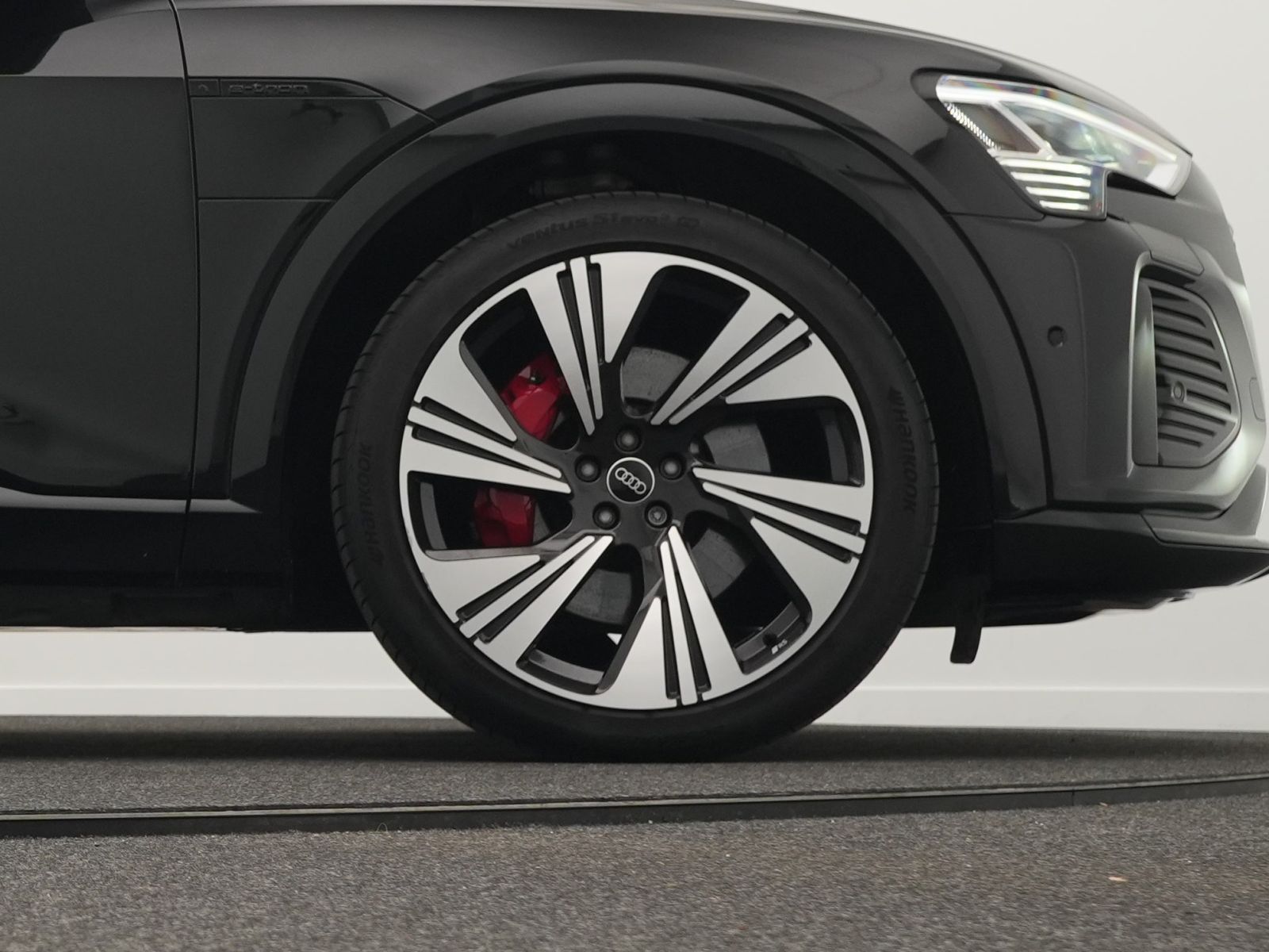 Audi Q8 e-tron S line 55 quattro *Opt.schw*PANO*AHK*