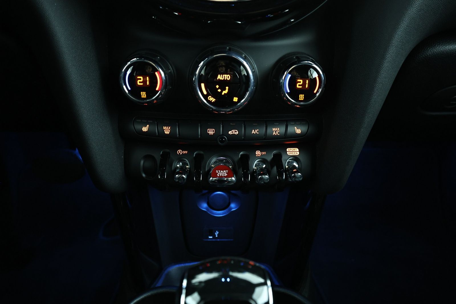MINI Cooper Cab. Classic Trim - Samsaru's Car Outlet
