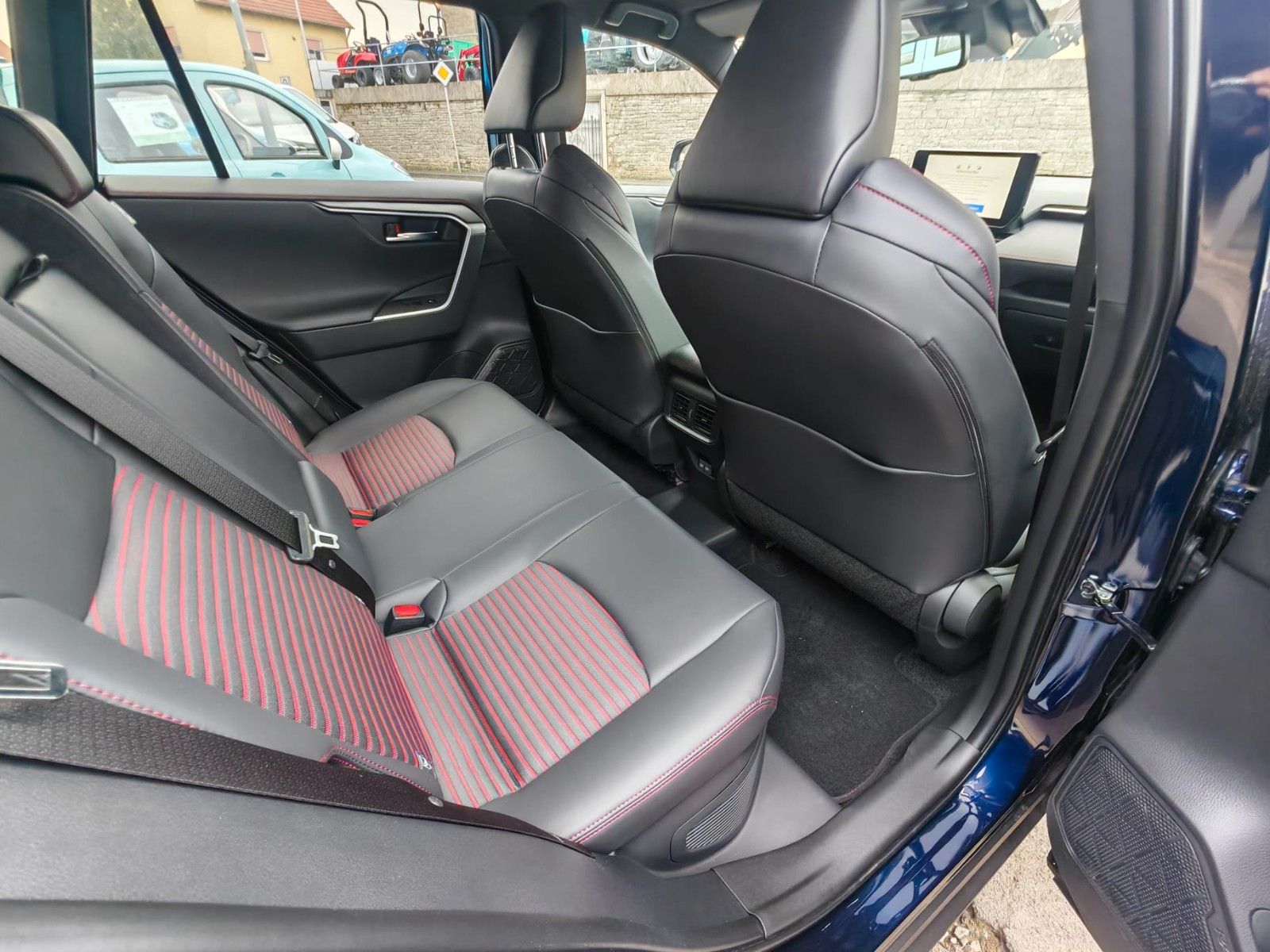 Toyota RAV 4 Plug-in Hybrid 4x4 Teamplayer Neu