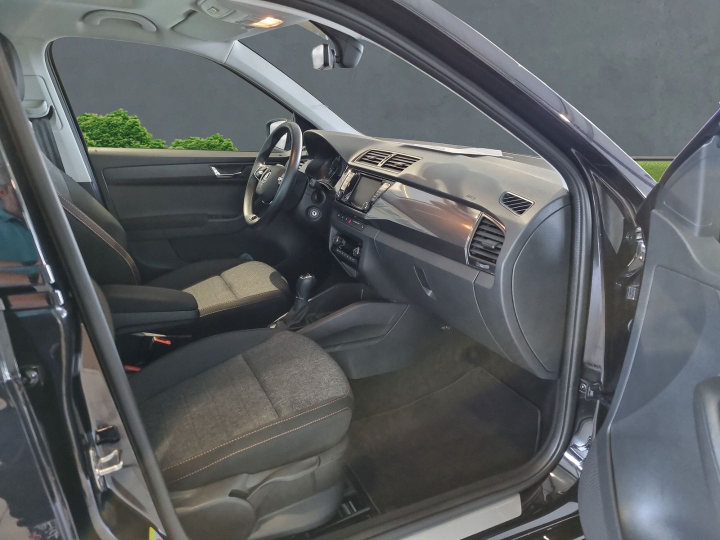 Skoda Fabia Combi 1.0 TSI - Samsaru's Car Outlet