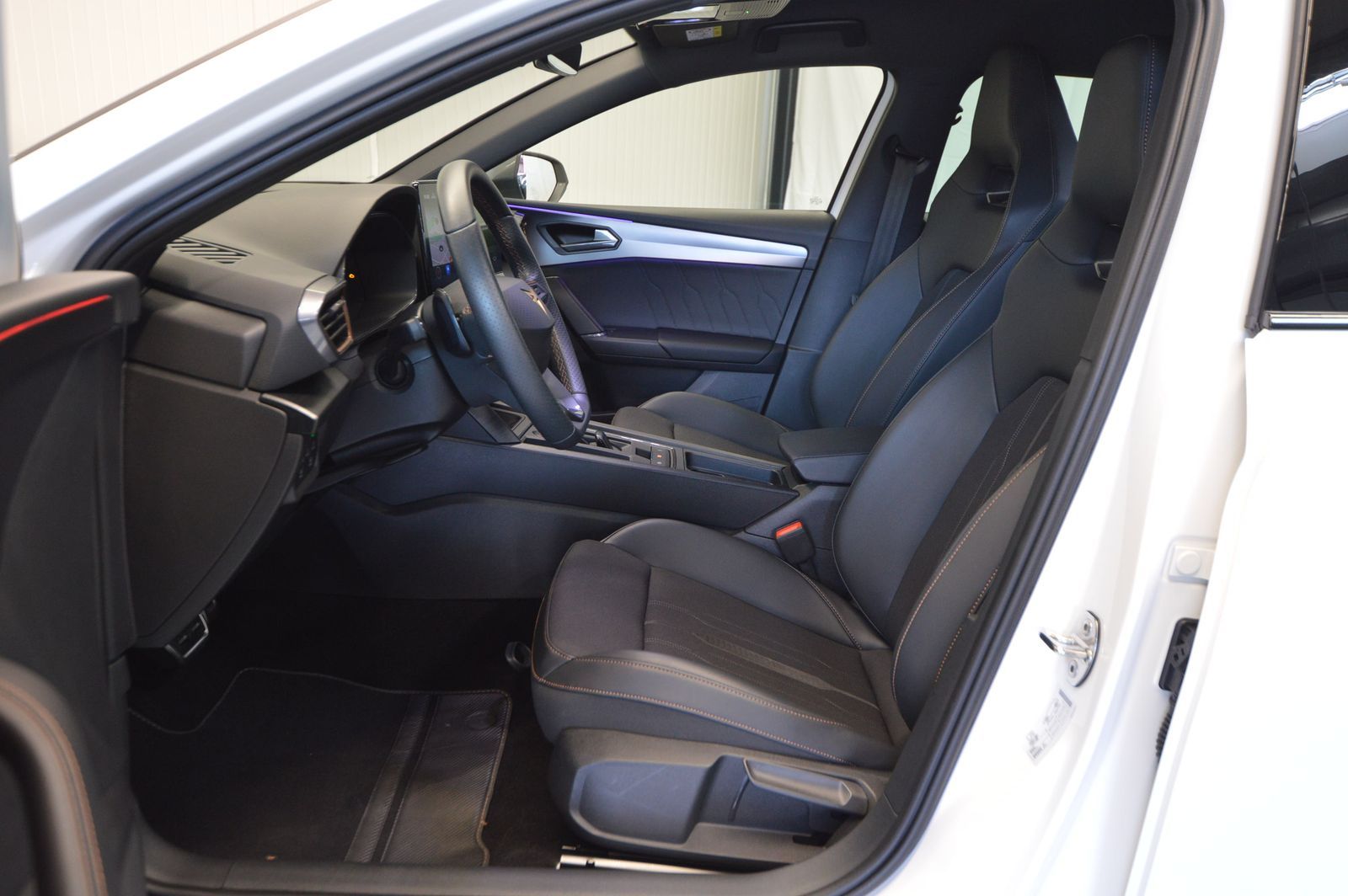 Cupra Leon Sportstourer VZ e-Hybrid - Samsaru's Car Outlet