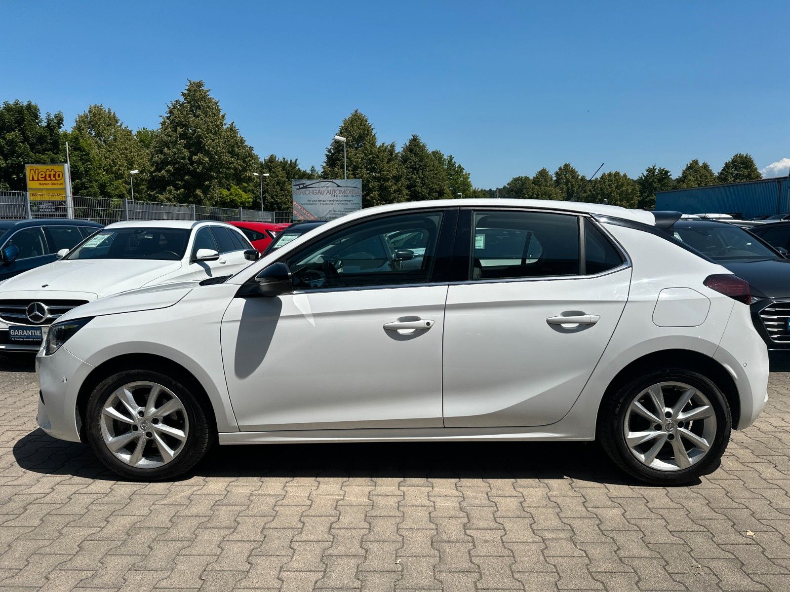 Opel Corsa 1.2 - Samsaru's Car Outlet