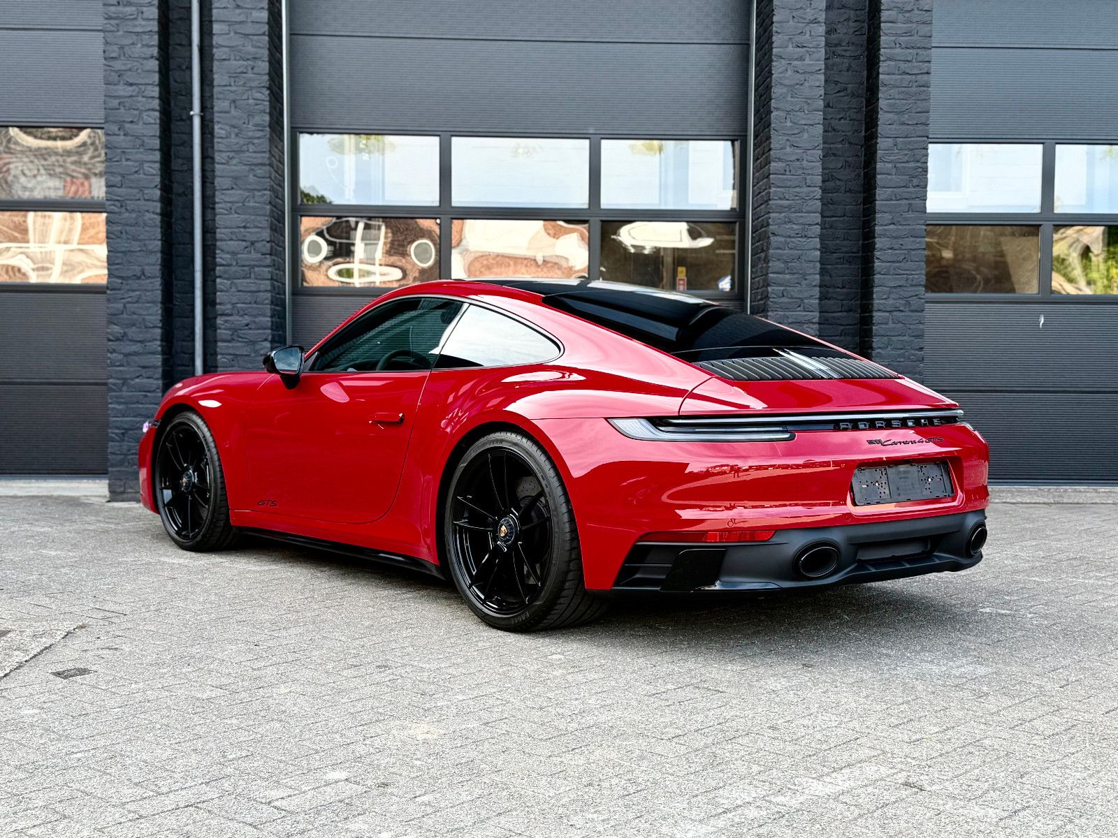 Porsche 911 Carrera 4 GTS