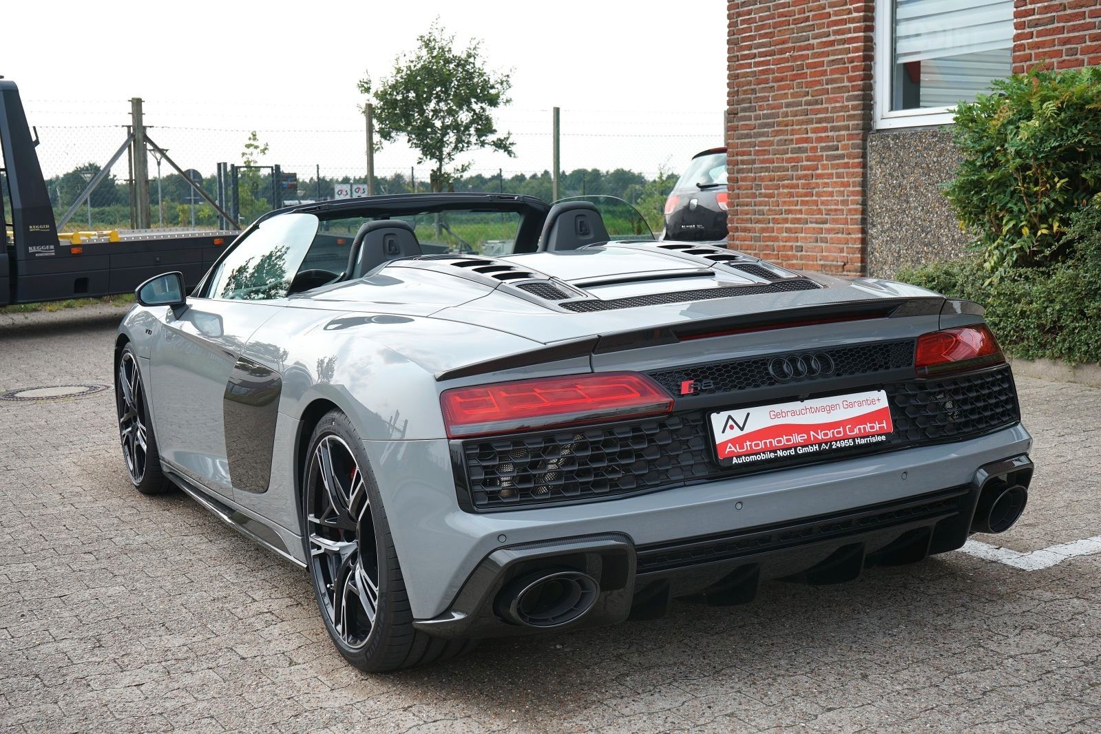 Audi R8 Spyder 5.2 FSI Quattro Performance - Samsaru's Car Outlet