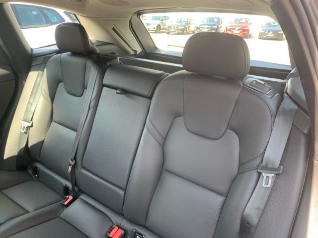 Volvo XC60 B4 AWD Inscription Abstandstempomat AHK Goo