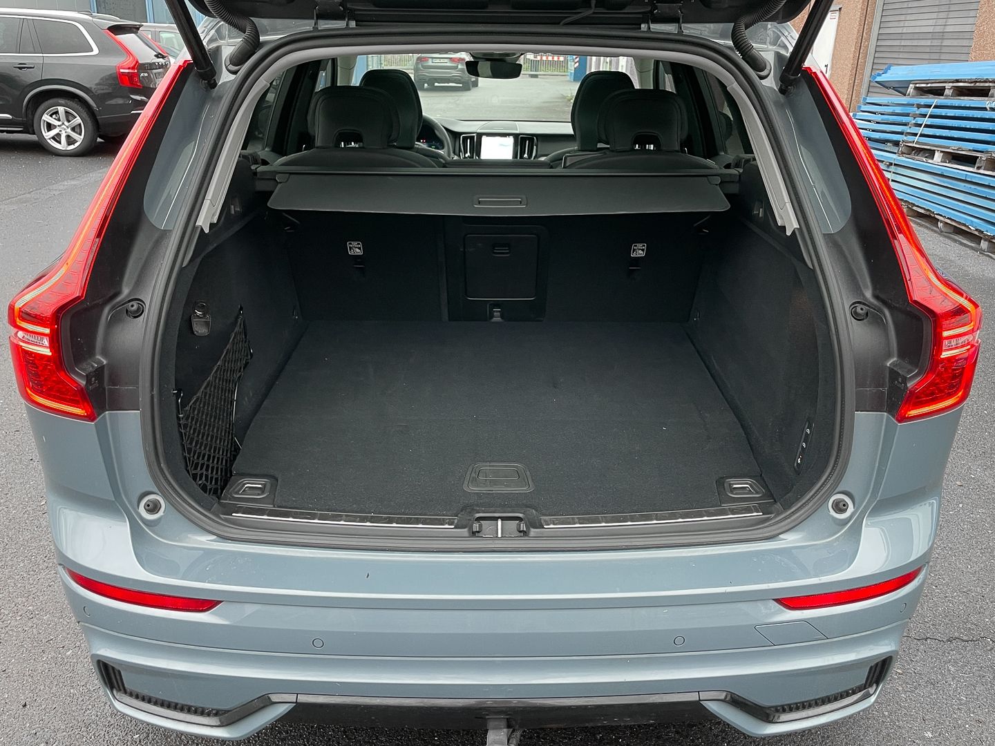 Volvo XC60 Plus Dark Recharge Plug-In Hybrid AWD T8 Tw