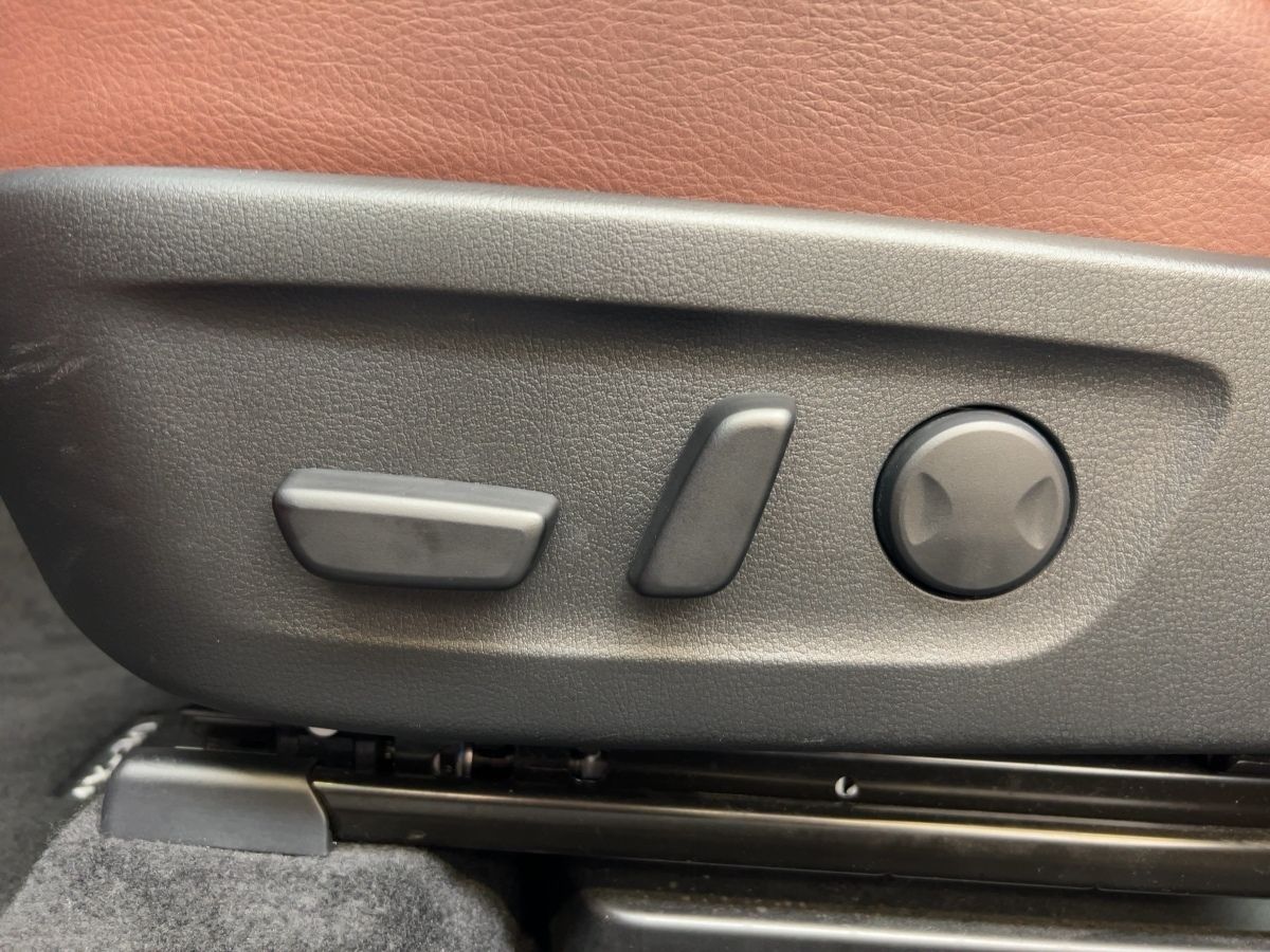 Mazda MX-30 MAKOTO R-EV e-SKYACTIV CCS-Ladeanschluss