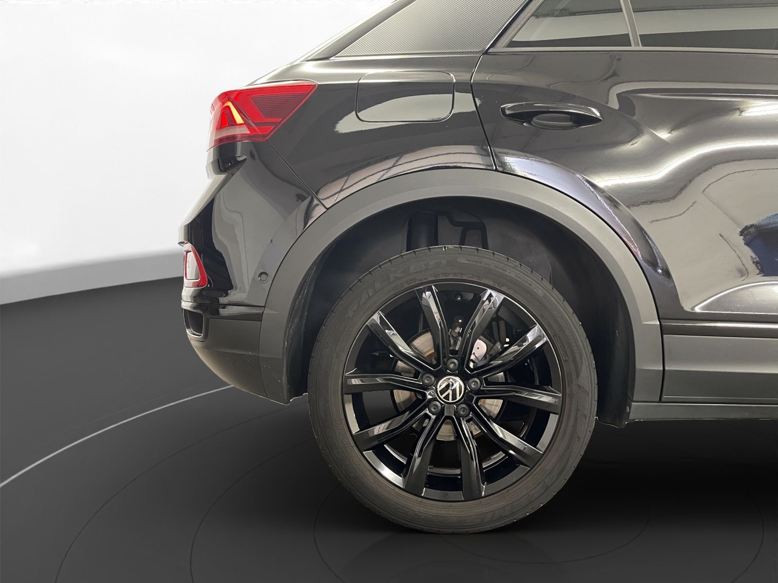 Volkswagen T-Roc 1.5 TSI Style - Samsaru's Car Outlet