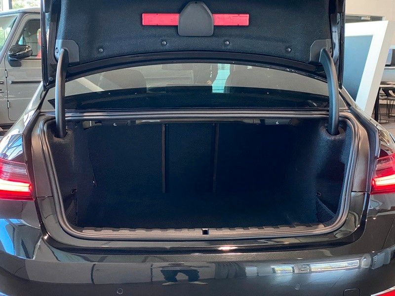 BMW 320d Lim xDr Luxury - Samsaru's Car Outlet