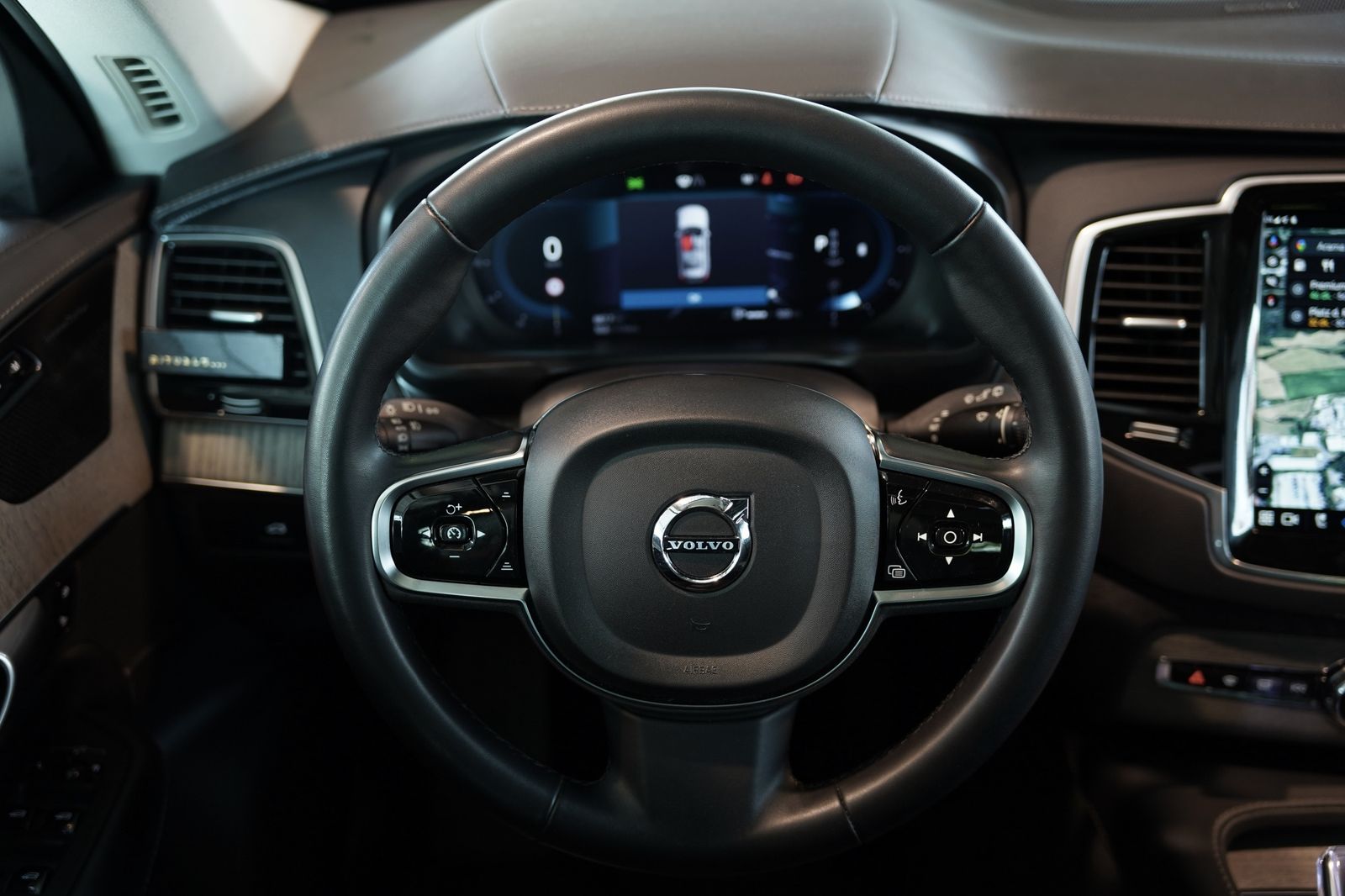 Volvo XC90 Plus Bright AWD *7-Sitzer *GSD *360° *AHK