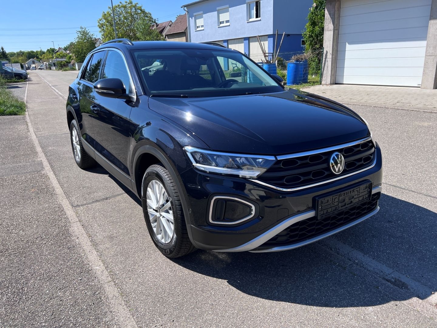 Volkswagen T-Roc 1.0TSI Life - Samsaru's Car Outlet